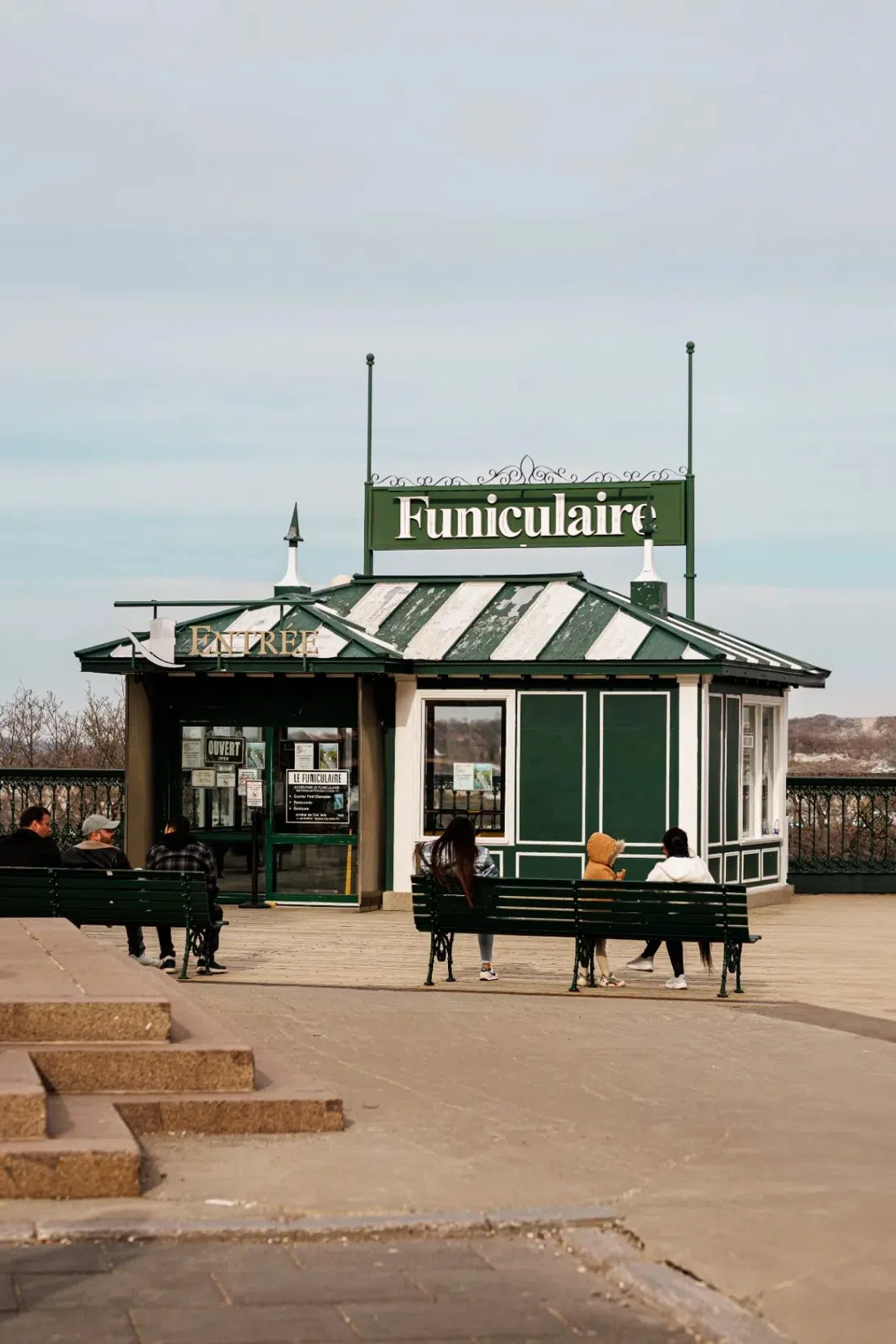 Funiculaire du Vieux-Québec、ケベック
